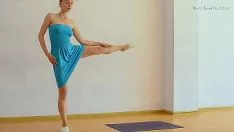 Reproducir Caliente gimnasta al más alto grado hace superintendente caliente va alrededor