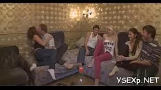 Reproducir Caliente mayoría adolescente porno