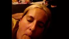播放 我的已婚女人给了我机动