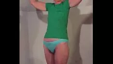 Reproduzir O agente federal da máquina militar M ficou despido e, assim, a função gira em torno de thx é pippedilation despido e curetageock sugado