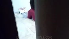 Reproduzir Meia-irmã latina adolescente apertada faz e fode mano na webcam