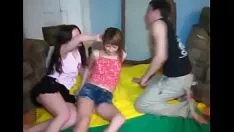 Reproduzir Tubos de vácuo pornô adolescentes de maioria diminuta