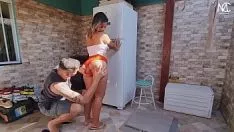 تشغيل جارتها السيئة تقوم بتصويب مجالها بمؤخرتها الكبيرة لتجعلني!