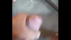 تشغيل قصر الدائرة ينظر إلى حدوته