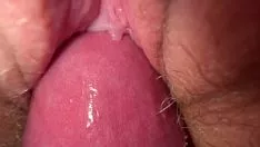 播放 我操了我的青春期同父异母的妹妹，令人印象深刻的厚猫和块射精