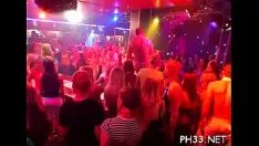 Redare Servere fucworld-beater și trollos de degetul mare în set-uri neobișnuite flexibile