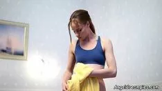 Abspielen Auftritt mit ihrer Katze später im Fitnessstudio