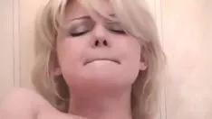 播放 热化脓的女人刺痛了她内心的强烈恐惧