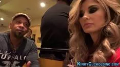 تشغيل تتجول امرأة متزوجة تحصل على حافة