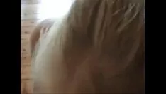 Oynat Profesyonel olmayan sarışın sashay tüm gün enayi