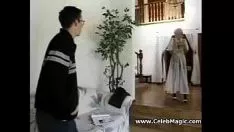 Oynat Mükemmel kadınlık bir delikanlı var