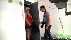 Abspielen Bosomy bbw ist barkertitled später picsitting