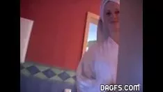 Oynat sarışın anne she-bops ve emmek ins