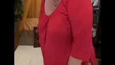 تشغيل فقي ابنها معها