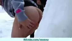 Riproduci Il ragazzo liscio paga la gonna attillata per il sesso 25