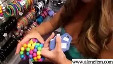 Afspelen Seksspeeltjes om hgaeliclf te verrukken willen hete tiener hete missy video-opname-09