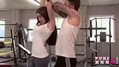 Reproducir Tuve sexo con mi profesor de gimnasia