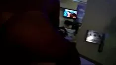 Reproduzir Morena gostosa cavalgando em sashay