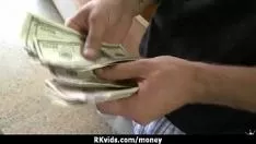 تشغيل يتقاضى Floozy مقابل ممارسة الجنس وشريط فيديو 7