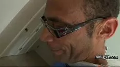 Redare O milf blondă cu sânii mari se înșeală cu negrul mare al prietenului