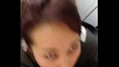 Reproduzir Missy russa fazendo esbanjamento expresso no banheiro