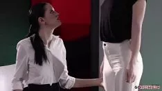 চালান দুই স্বর্ণকেশী tribade sex hd