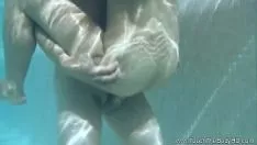 播放 用亚洲熟女的热油揉捏