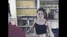 Играть Cams90210.com - юная стриптиз-художница Missy перед вебкамерой трясет своими сиськами