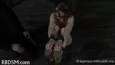 চালান একমেলি ভালতা bdsm জায়গা