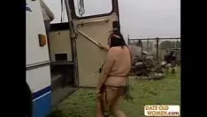 播放 光滑头发的美国原住民化脓女性气质