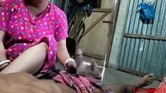 Riproduci Bhabhi ki chudai vicino in piazza