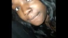Riproduci La fidanzata bsf mi ha dato la testa sul sedile posteriore mentre la fidanzata guida