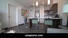 चलाएँ Momfap4k - गीली सौतेली माँ कैंडिस डेयर को भोले-भाले लोगों का सख्त लंड चाहिए था और उसने इसे बहुत अच्छे से चूसा