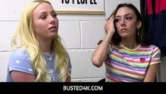 Играть Busted4k - полицейский с большим членом предложил решение, позволяющее избежать обвинений, и подростки Дикси Линн и Дэни Блю приняли его