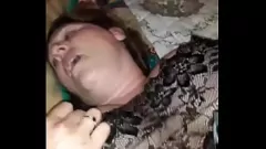 Jouer Big seins Bukkake: Chubbyhubby donne un chien crémeux