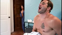 Играть Masseuse предлагает безрассудную «счастливый конец» - Nathan Bronson & Gal Ritchie