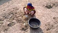 播放 Desi妻子的户外幻想：热夫妇热情的归乡