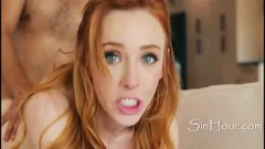 Reproduzir Ginger Madi Collins Skinny não se cansa do seu pau