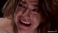 Oynat Esaret lezbiyen MILF çırpılmış ve anal yapay damgası