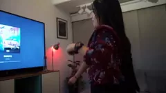 Abspielen Nataly und Lindas raunchy Teeny Dance-Off: Hardcore-Amateur-Pornos
