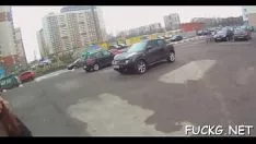 Jouer Sum bazooka travel tos verbalise et le castor de la belle rousse prima donna dania s'éloigne