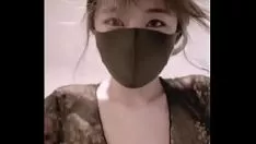 تشغيل ميسي الصينية على صهوة حصان تركب على كرسيها الاقتصادي من أجل المتعة
