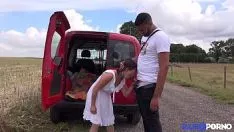 Reproduzir Ass milf asiática fodida na parte de trás da van [gravação de vídeo de cera]