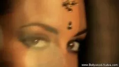 Putar menyenangkan seksi milf india