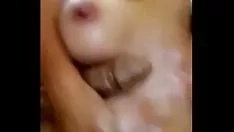 تشغيل ميسي الساخنة مع brobdingnagian الثدي اللعب مع ثديها